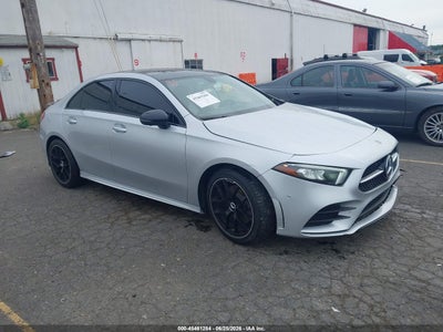 MERCEDES-BENZ A 220