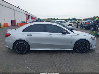 MERCEDES-BENZ A 220