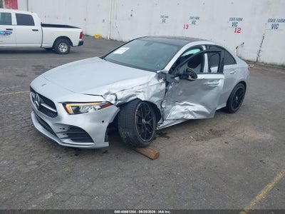 MERCEDES-BENZ A 220