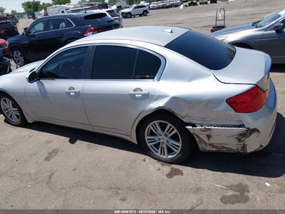 INFINITI Q40
