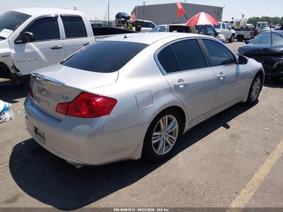 INFINITI Q40