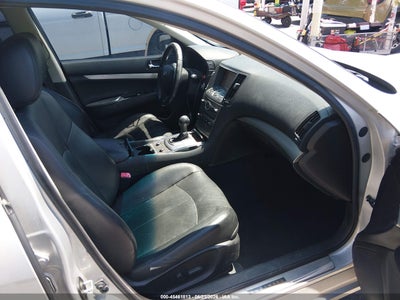 INFINITI Q40