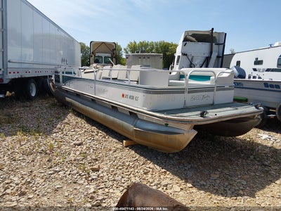 1999 Fisher Pontoon