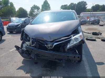 2018 TOYOTA SIENNA 12