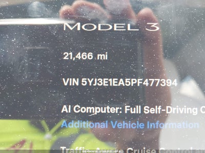 TESLA MODEL 3