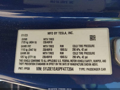 TESLA MODEL 3