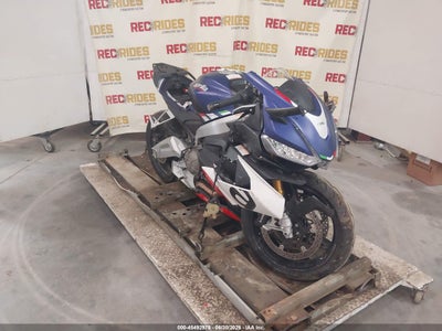 2024 Aprilia Rs