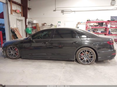 AUDI S8