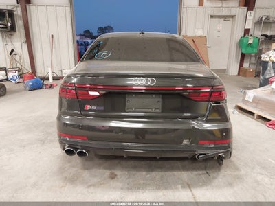 AUDI S8