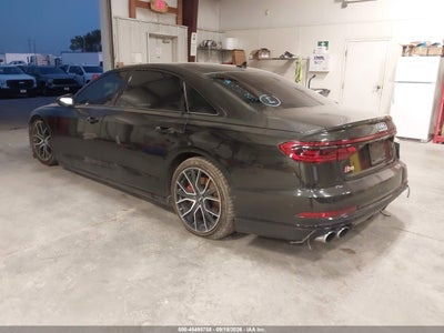 AUDI S8