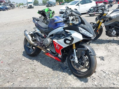 2023 Aprilia Rs