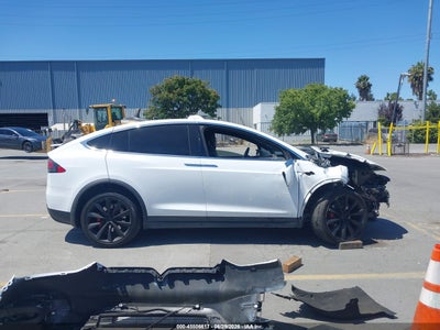 TESLA MODEL X