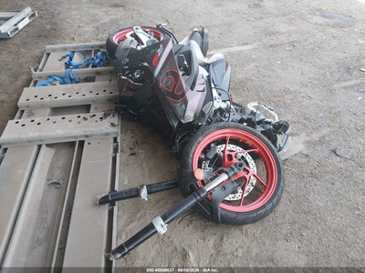 2025 Aprilia Rs