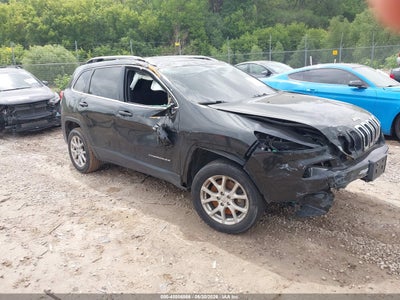 1C4PJLCB9HW541048 JEEP CHEROKEE Photo 1