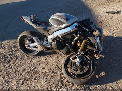 2021 Aprilia Rsv4