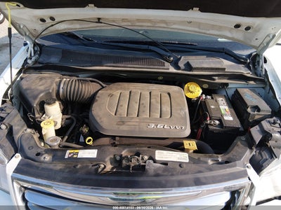 CHRYSLER TOWN & COUNTRY
