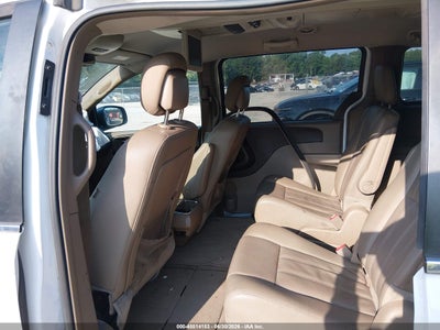 CHRYSLER TOWN & COUNTRY