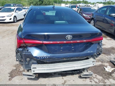 TOYOTA AVALON