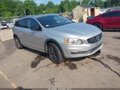 2016 Volvo V60 Cross Country