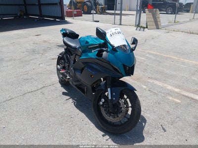 2023 Yamaha Yzfr7