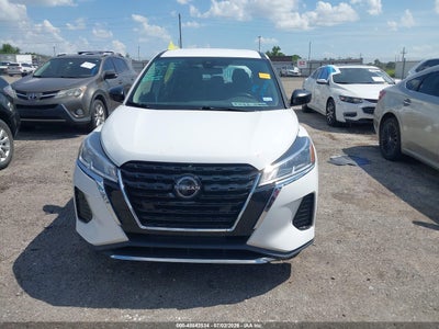 NISSAN KICKS