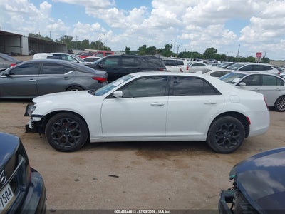 CHRYSLER 300