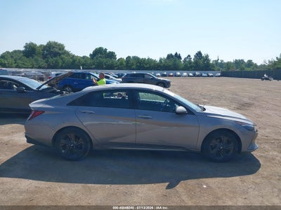 HYUNDAI ELANTRA
