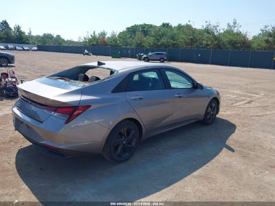 HYUNDAI ELANTRA