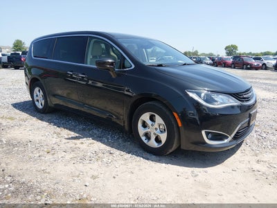 2017 Chrysler Pacifica Hybrid