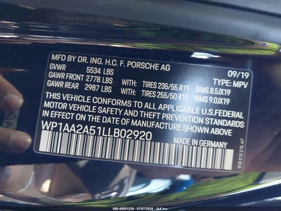 PORSCHE MACAN