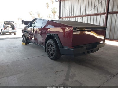 TESLA CYBERTRUCK