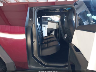 TESLA CYBERTRUCK