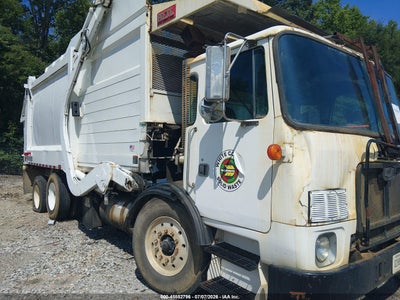 2010 Autocar Llc Xpeditor