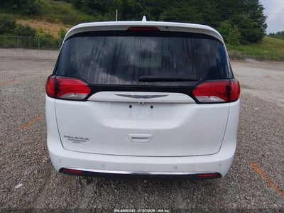 CHRYSLER PACIFICA