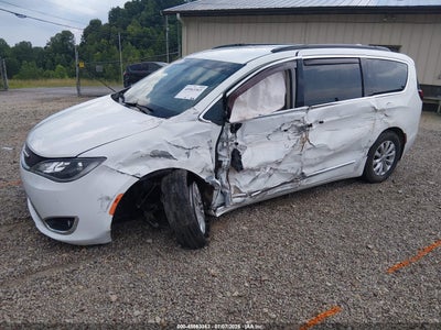 CHRYSLER PACIFICA