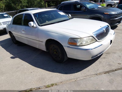 1LNHM85W83Y632054 LINCOLN TOWN CAR Photo 1