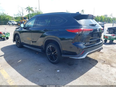 TOYOTA HIGHLANDER