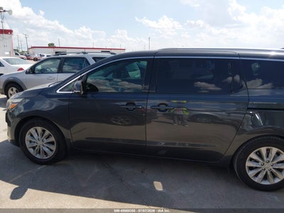 2017 KIA SEDONA 14