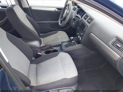 VOLKSWAGEN JETTA