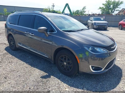 CHRYSLER PACIFICA