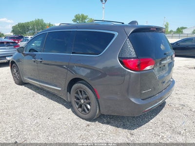CHRYSLER PACIFICA