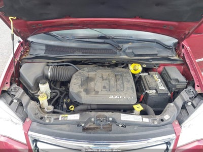 CHRYSLER TOWN & COUNTRY