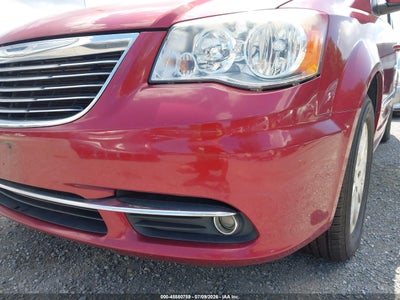 CHRYSLER TOWN & COUNTRY