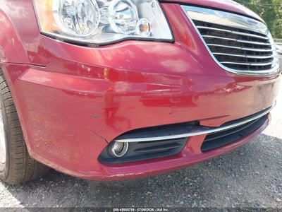 CHRYSLER TOWN & COUNTRY