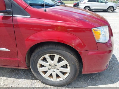 CHRYSLER TOWN & COUNTRY