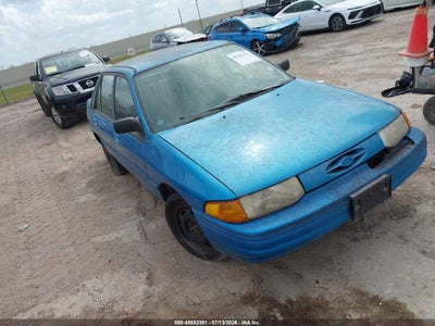1FARP14J8RW196037 FORD ESCORT Photo 1