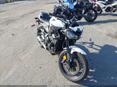 2024 Triumph Motorcycle Street Triple