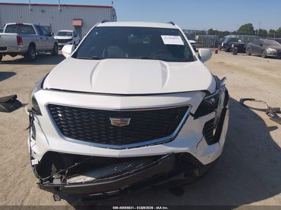 CADILLAC XT4