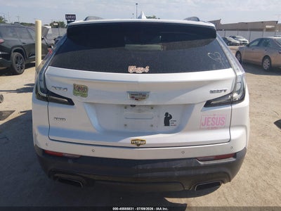 CADILLAC XT4