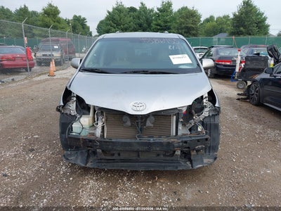 TOYOTA SIENNA